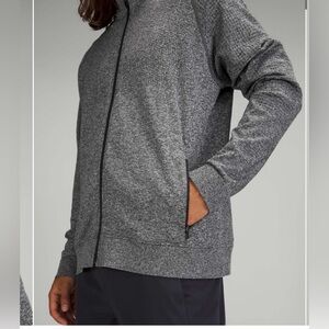 Lululemon Engineered Warmth Heathered Gray Full-Zip Lightweight Jacket